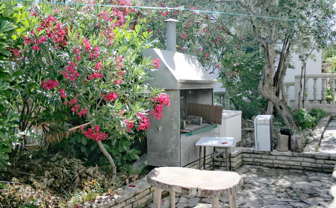 Apartments With A Parking Space Murter - 5103 เบทินา ภายนอก รูปภาพ